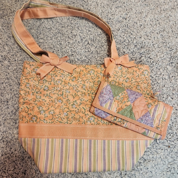 Donna Sharp pink purse and wallet set - Picture 1 of 7